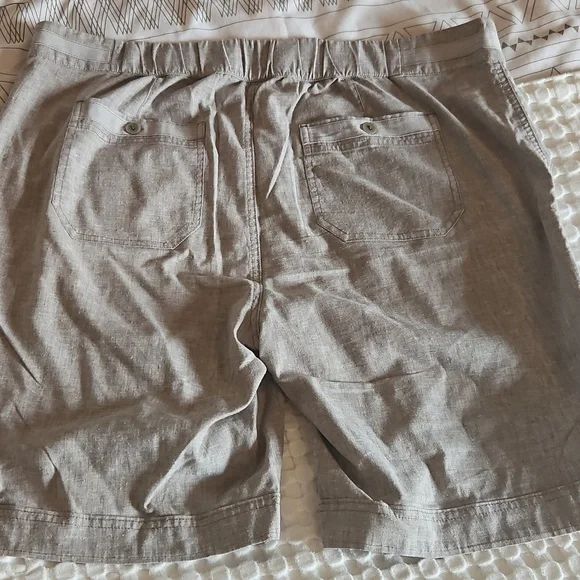 Royal Robbins Light Grey Flat Front Shorts - Picture 4 of 4